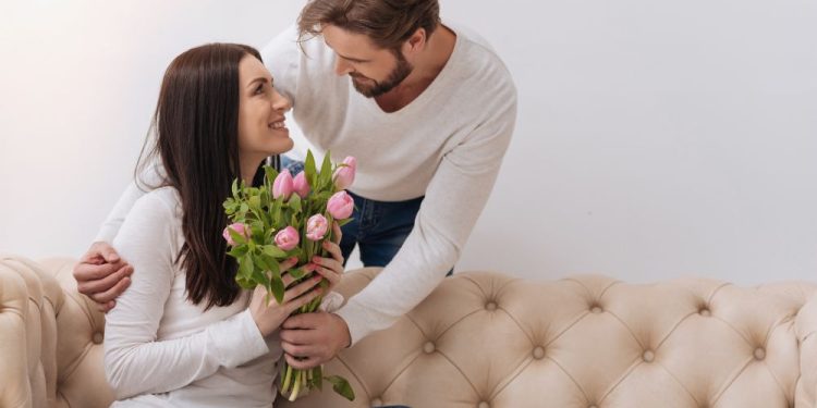 Redenen bloemen cadeau geven vrouw
